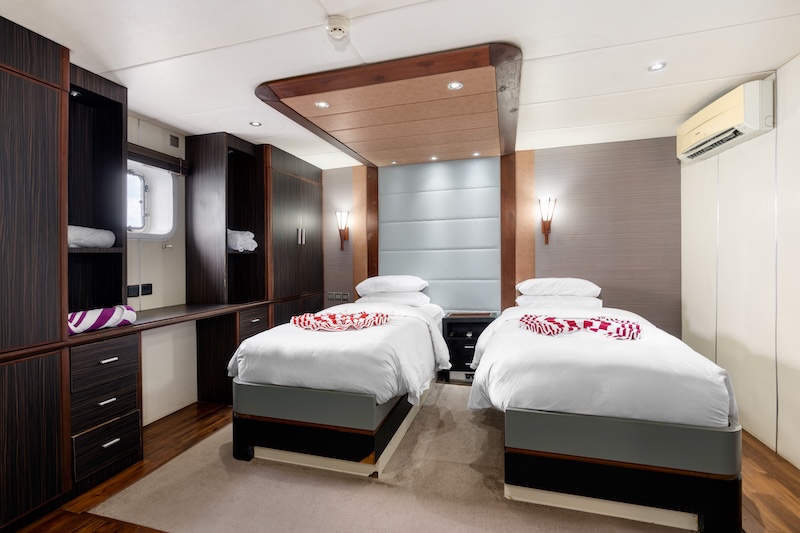 Seafari Explorer2