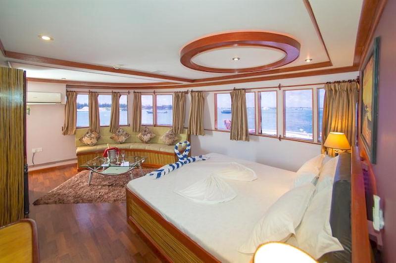 Sunseeker Мальдивы